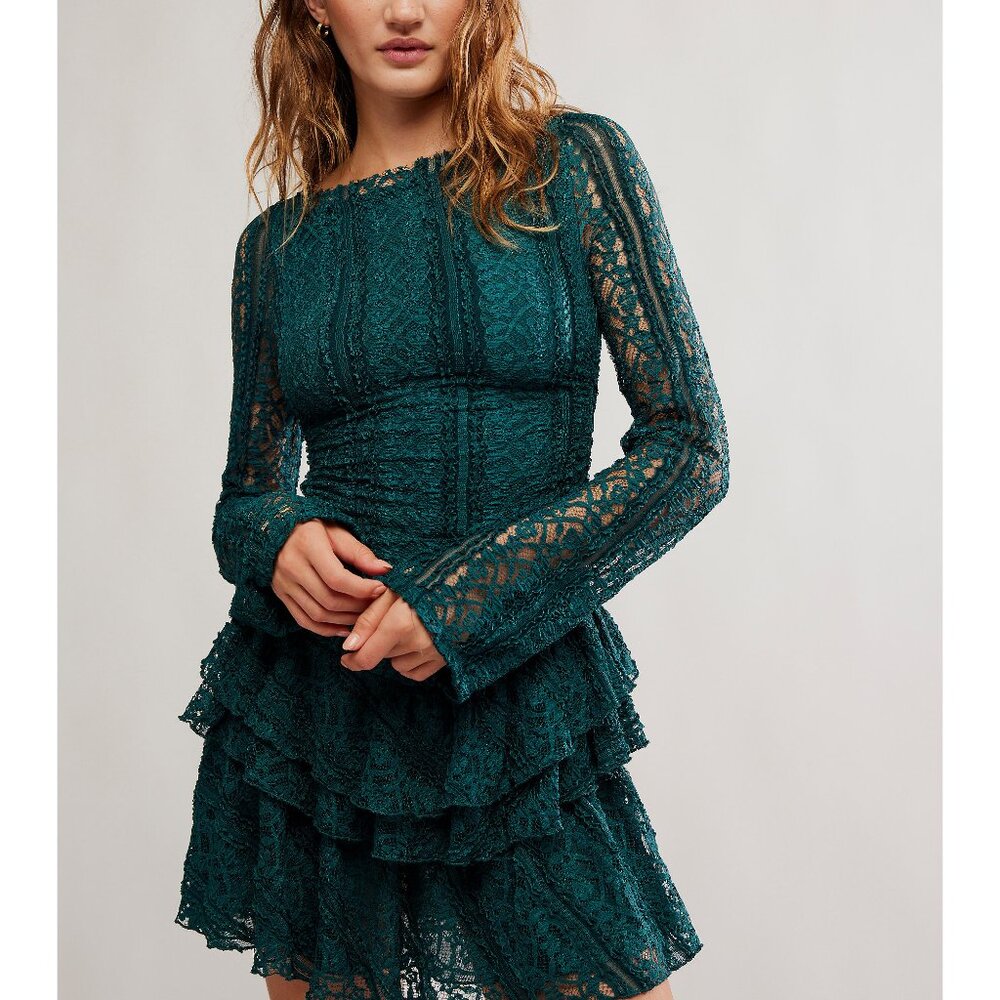 🎉LAST CHANCE🎉 FREE PEOPLE Tabby Lace Mini Dress / Seamoss